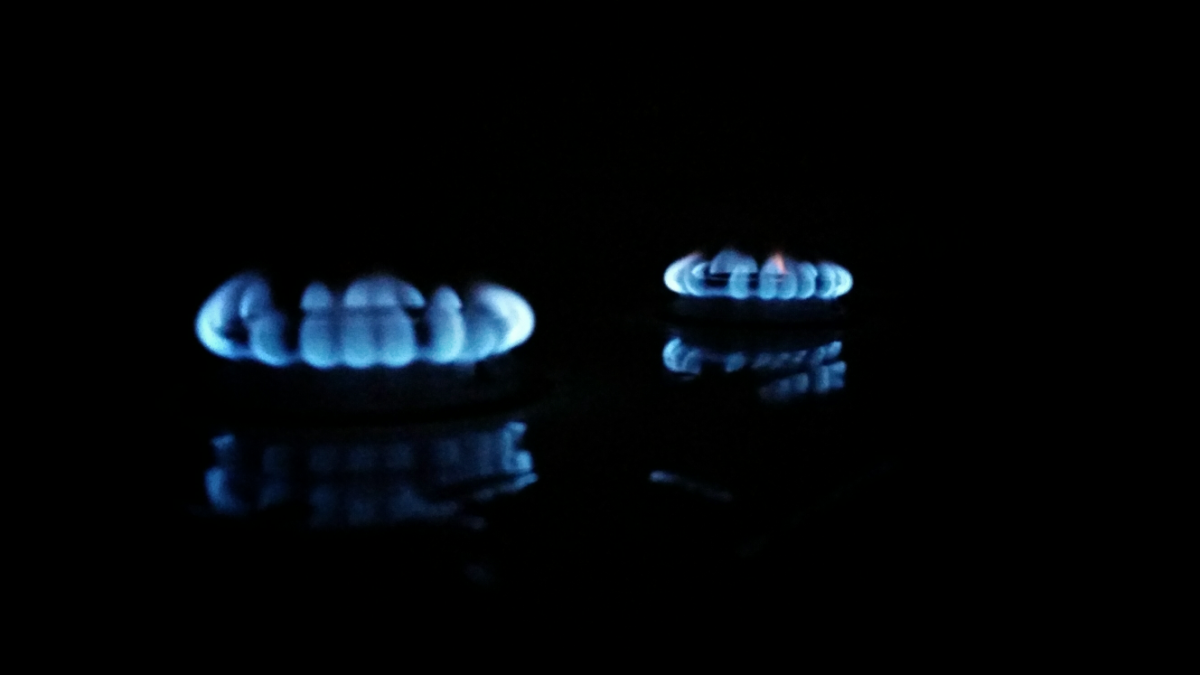 Blue flame burners on gas stove